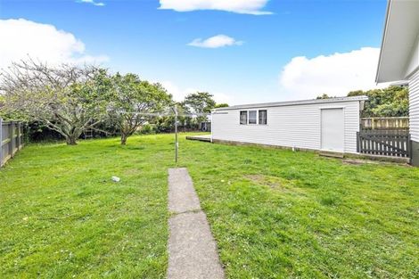 Photo of property in 21 Barrys Road, Glendene, Auckland, 0602