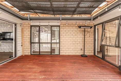 Photo of property in 17 Kotuku Crescent, Takanini, 2112