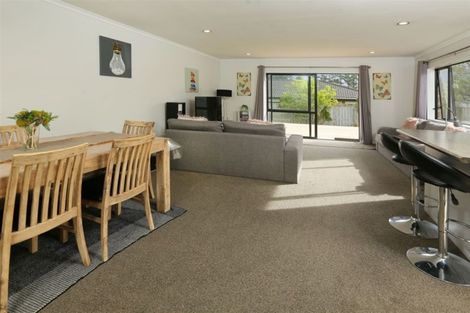 Photo of property in 6 Parkridge Way, Henderson, Auckland, 0612