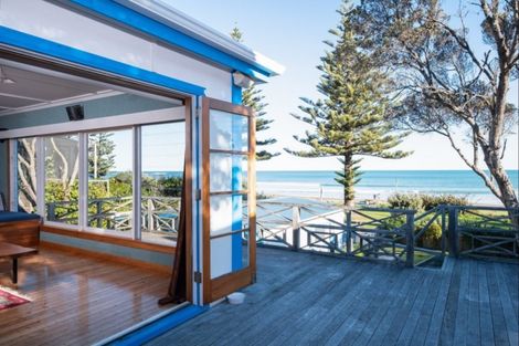 Photo of property in 12 Makorori Beach Road, Makorori, Gisborne, 4073