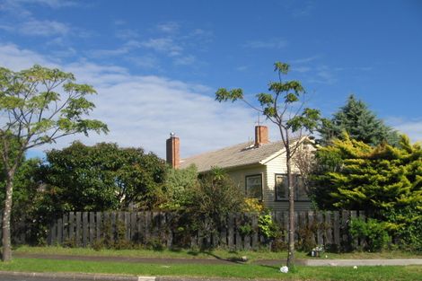 Photo of property in 2/2a Jennifer Place, Papatoetoe, Auckland, 2025