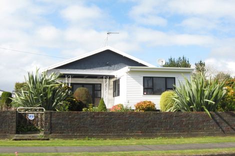 Photo of property in 19 Takiroa Street, Urenui, 4375