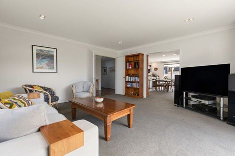 Photo of property in 9 Cooper Crescent, Cambridge, 3434