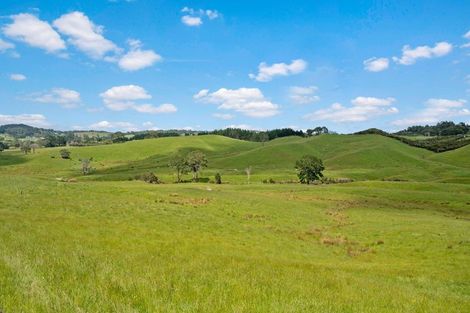 Photo of property in 522 Wainui Road, Wainui, Silverdale, 0992