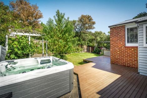 Photo of property in 56 Dyers Pass Road, Cashmere, Christchurch, 8022