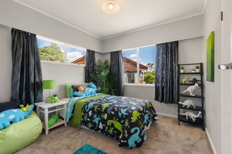 Photo of property in 2 April Place, Red Hill, Papakura, 2110