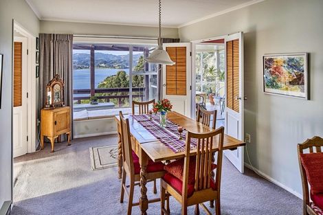 Photo of property in 105 Kahu Road, Paremata, Porirua, 5024