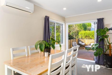 Photo of property in 2/154 Newlands Road, Newlands, Wellington, 6037