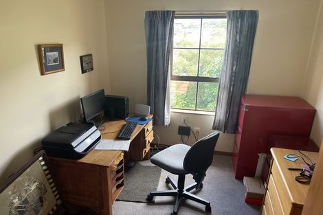 Photo of property in 5 Thatcher Crescent, Crofton Downs, Wellington, 6035