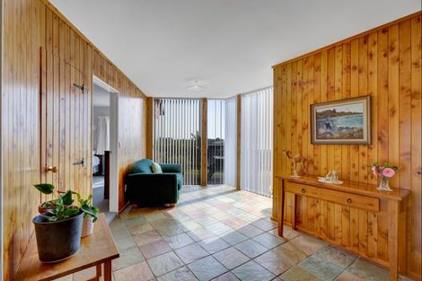 Photo of property in 16 Hussey Street, Oakura, 4314