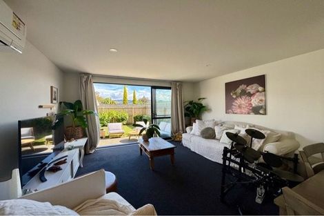 Photo of property in 2/20 Ballinger Place, Carterton, 5713