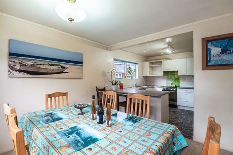 Photo of property in 2/6 Marsh Avenue, Forrest Hill, Auckland, 0620