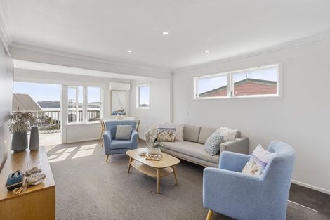 Photo of property in 23 Melandra Road, Stanmore Bay, Whangaparaoa, 0932