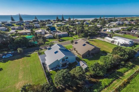 Photo of property in 5 Ian Place, Waihi Beach, 3611