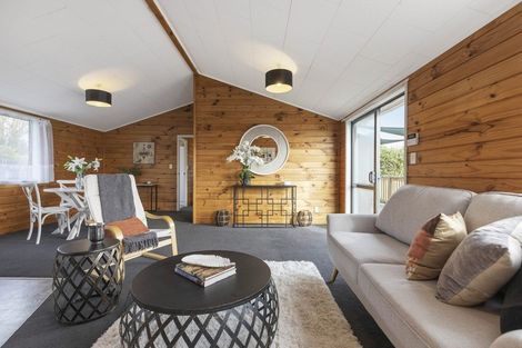 Photo of property in 2/44 Hayman Place, Beach Haven, Auckland, 0626