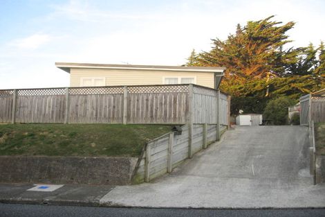 Photo of property in 1 Morere Street, Titahi Bay, Porirua, 5022