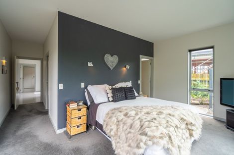 Photo of property in 18 Olliver Grove, Waikanae Beach, Waikanae, 5036