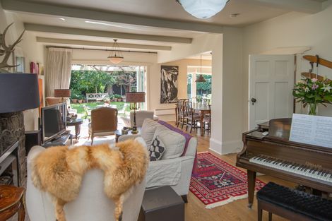 Photo of property in 166 Fendalton Road, Fendalton, Christchurch, 8052