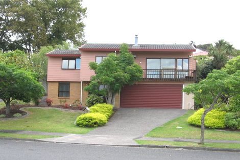 Photo of property in 122 West Harbour Drive, West Harbour, Auckland, 0618