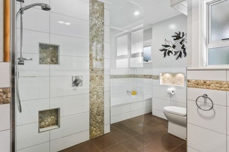 Photo of property in 2 Emily Street, Riverdale, Gisborne, 4010