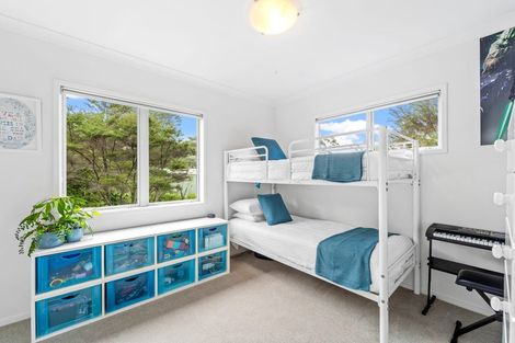 Photo of property in 1143a Whangaparaoa Road, Tindalls Beach, Whangaparaoa, 0930