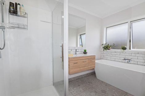 Photo of property in 12 Whatumairangi Way, Owhata, Rotorua, 3010