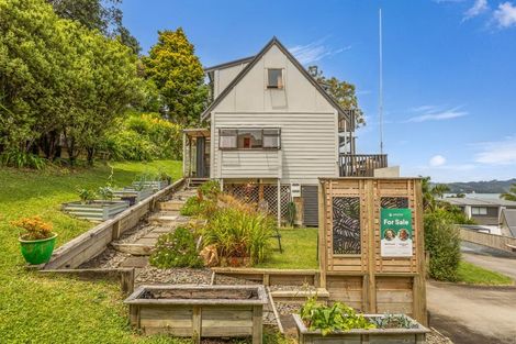 Photo of property in 15a Centennial Drive, Whitianga, 3510