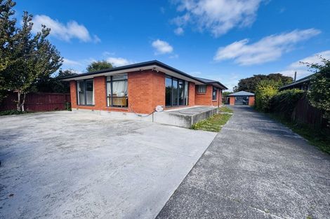 Photo of property in 17 Nortons Road, Avonhead, Christchurch, 8042