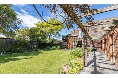Photo of property in 30 Derenzy Place, Avonhead, Christchurch, 8042