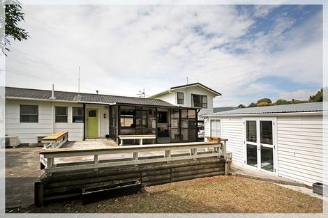 Photo of property in 11 Victoria Street, Foxton, 4814