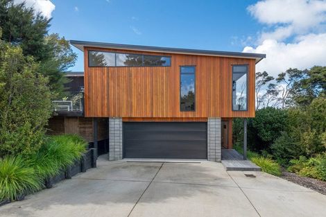 Photo of property in 17 Chatham Avenue, Paremoremo, Auckland, 0632