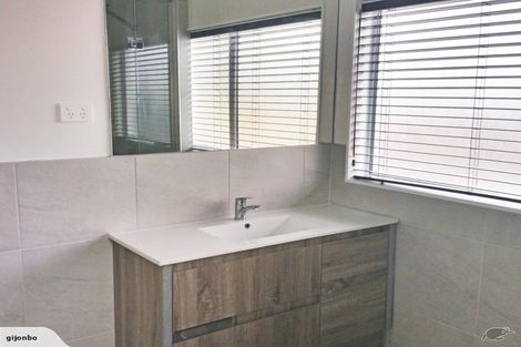 Photo of property in 12 Phillipa Place, Browns Bay, Auckland, 0630