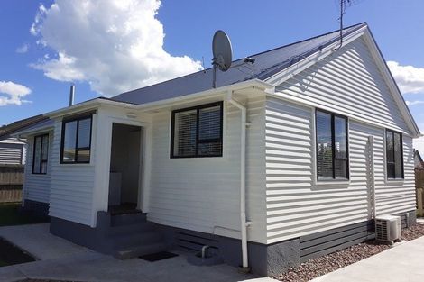 Photo of property in 19 Avro Crescent, Hornby, Christchurch, 8042