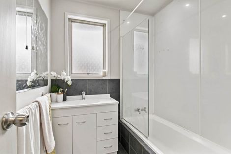 Photo of property in 34 Felgrove Street, Glendene, Auckland, 0602