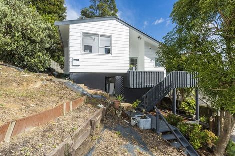 Photo of property in 11 Beaudine Avenue, Glenfield, Auckland, 0629