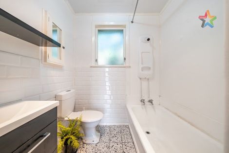 Photo of property in 11 Amundsen Grove, Stokes Valley, Lower Hutt, 5019