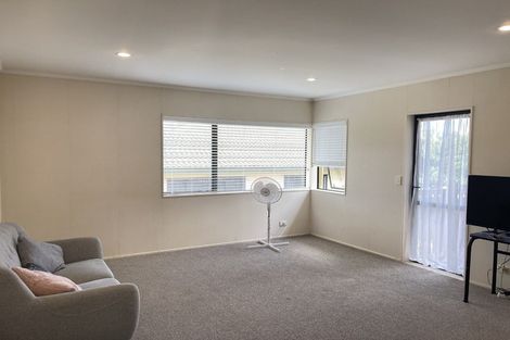 Photo of property in 12 John Brooke Crescent, East Tamaki Heights, Auckland, 2016