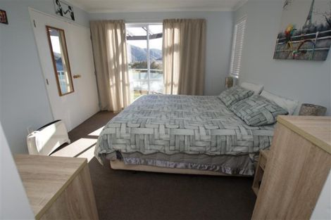 Photo of property in 1 Matai Place, Waikawa, Picton, 7220