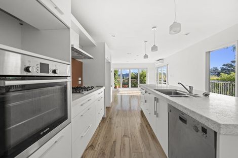 Photo of property in 132 Kittiwake Drive, Schnapper Rock, Auckland, 0632