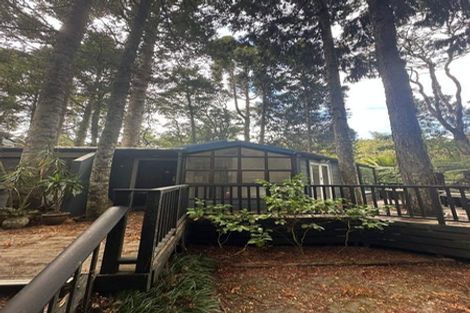 Photo of property in 16 Kaurimu Rise, Titirangi, Auckland, 0604