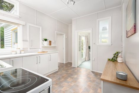 Photo of property in 7 Port Hills Road, Heathcote Valley, Christchurch, 8022