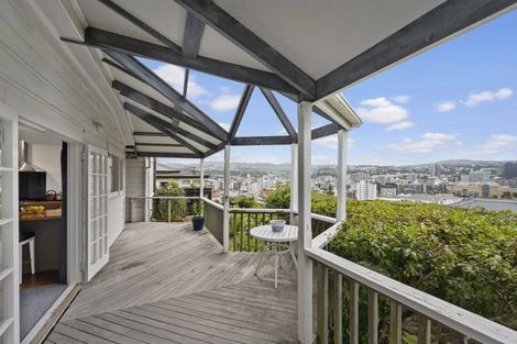 Photo of property in 6 Doctors Common, Mount Victoria, Wellington, 6011