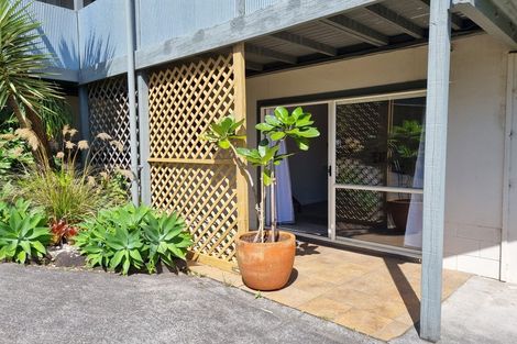 Photo of property in 5 Felicity Place, Unsworth Heights, Auckland, 0632