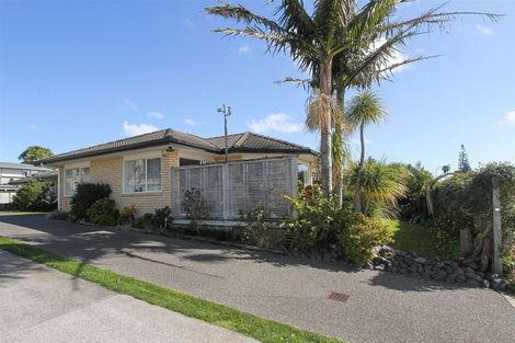 Photo of property in 46 Torkar Road, Clarks Beach, 2122