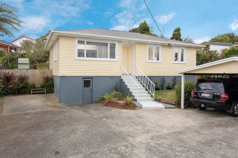 Photo of property in 1/23 Neal Avenue, Glenfield, Auckland, 0629