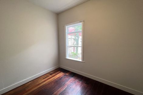 Photo of property in 92 Rolleston Street, Mount Cook, Wellington, 6021