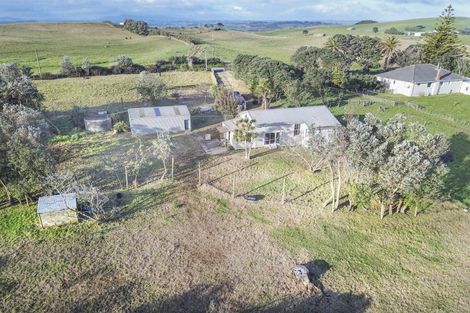 Photo of property in 210 Rehutai Road, Baylys Beach, Dargaville, 0377