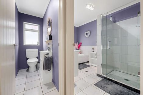 Photo of property in 76 Saint James Drive, Huntington, Hamilton, 3210