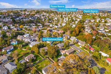 Photo of property in 1/6 Peterhouse Place, West Harbour, Auckland, 0618