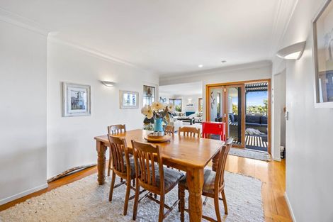 Photo of property in 4 Mellons Bay Road, Howick, Auckland, 2014